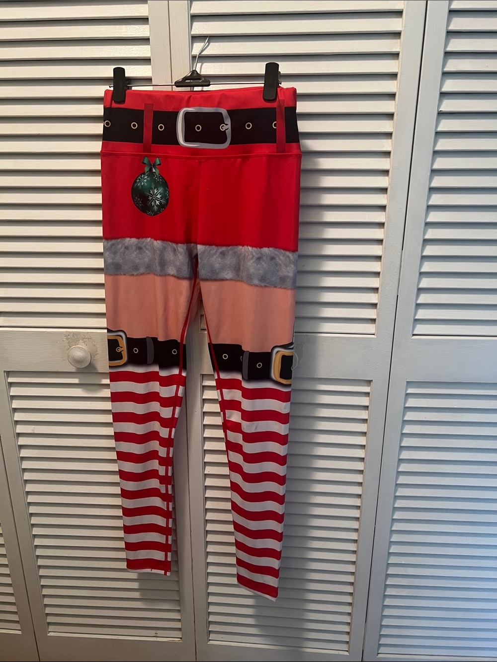 #1939*Women's Red Holiday Print Leggings